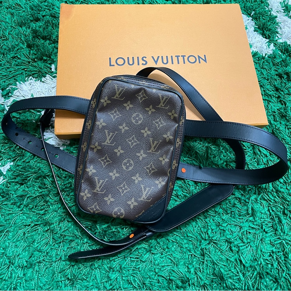 Loui Vuitton Solar Ray Utility Side Bag